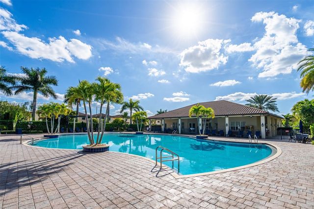 8894 W 34th Avenue, Hialeah, FL 33018
