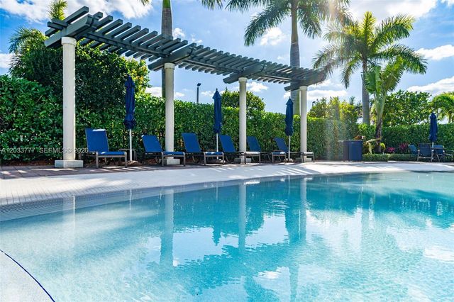 8894 W 34th Avenue, Hialeah, FL 33018