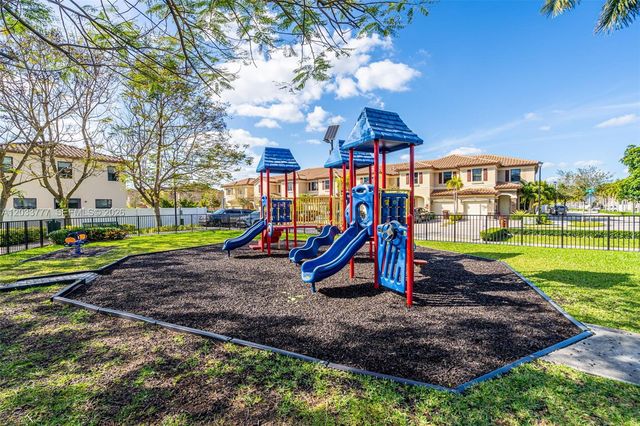 8894 W 34th Avenue, Hialeah, FL 33018