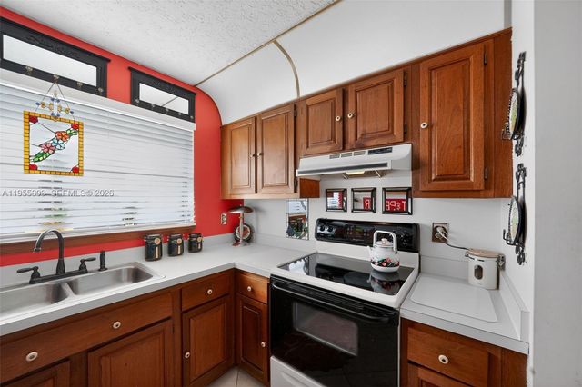 4543 SE Dryfus Ave, Stuart, FL 34997