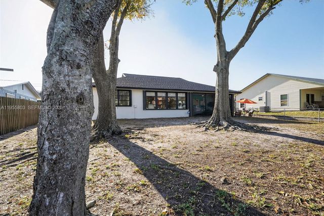 4543 SE Dryfus Ave, Stuart, FL 34997