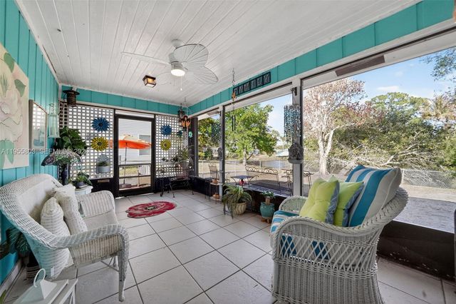 4543 SE Dryfus Ave, Stuart, FL 34997