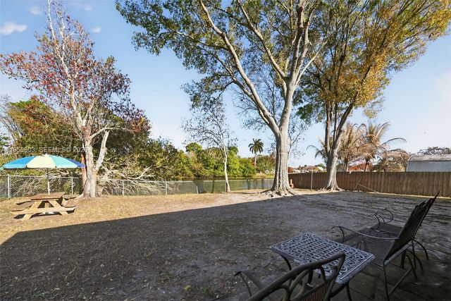 4543 SE Dryfus Ave, Stuart, FL 34997