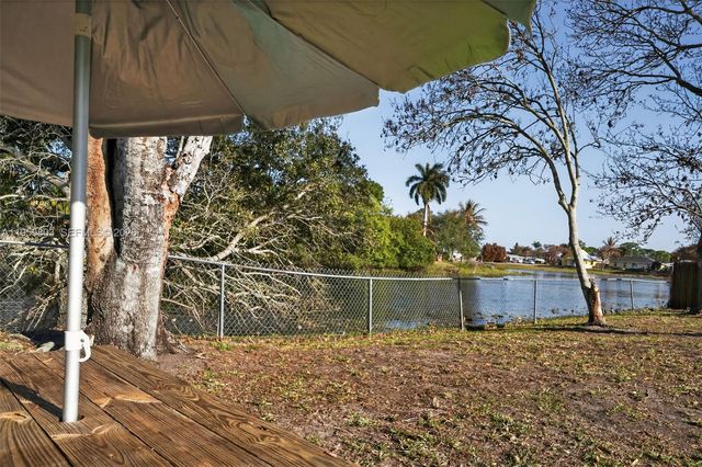 4543 SE Dryfus Ave, Stuart, FL 34997