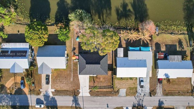 4543 SE Dryfus Ave, Stuart, FL 34997