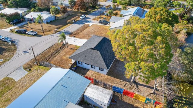 4543 SE Dryfus Ave, Stuart, FL 34997