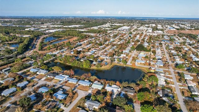 4543 SE Dryfus Ave, Stuart, FL 34997