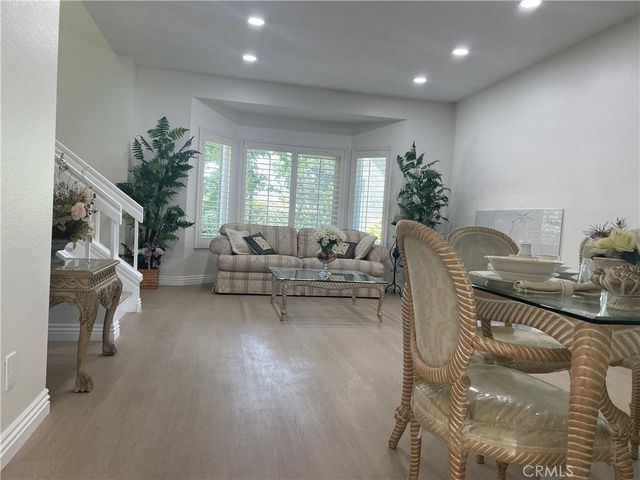 85 Goldenrod, Irvine, CA 92614