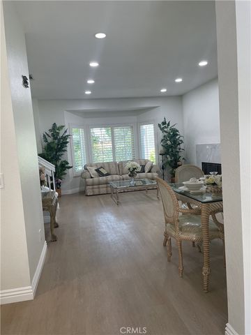 85 Goldenrod, Irvine, CA 92614