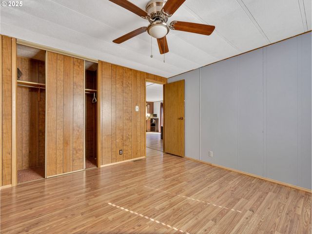 21100 Ne SANDY Blvd 62, Fairview, OR 97024