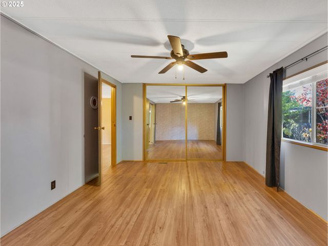 21100 Ne SANDY Blvd 62, Fairview, OR 97024