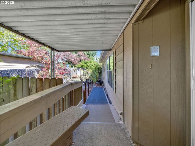 21100 Ne SANDY Blvd 62, Fairview, OR 97024