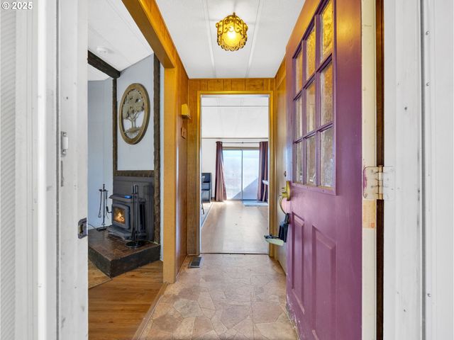 21100 Ne SANDY Blvd 62, Fairview, OR 97024