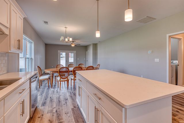 8537 Pebble Creek Drive, Newburgh, IN 47630