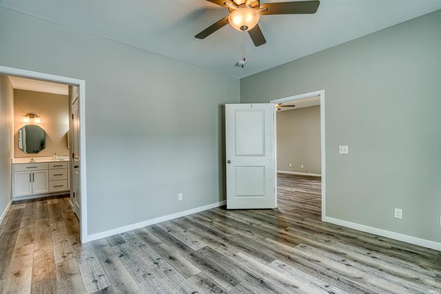 8537 Pebble Creek Drive, Newburgh, IN 47630