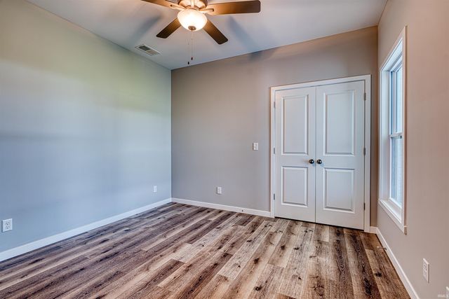 8537 Pebble Creek Drive, Newburgh, IN 47630