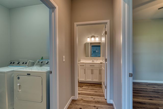 8537 Pebble Creek Drive, Newburgh, IN 47630