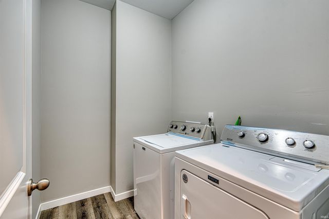 8537 Pebble Creek Drive, Newburgh, IN 47630