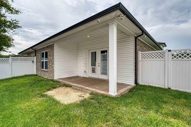 8537 Pebble Creek Drive, Newburgh, IN 47630