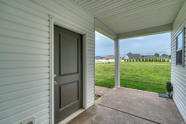 8537 Pebble Creek Drive, Newburgh, IN 47630