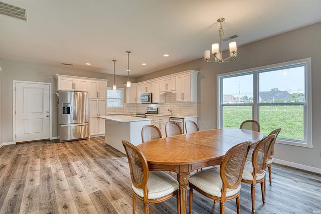 8537 Pebble Creek Drive, Newburgh, IN 47630