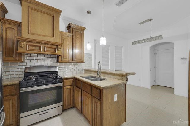 5605 N 41st Street N, Mcallen, TX 78504