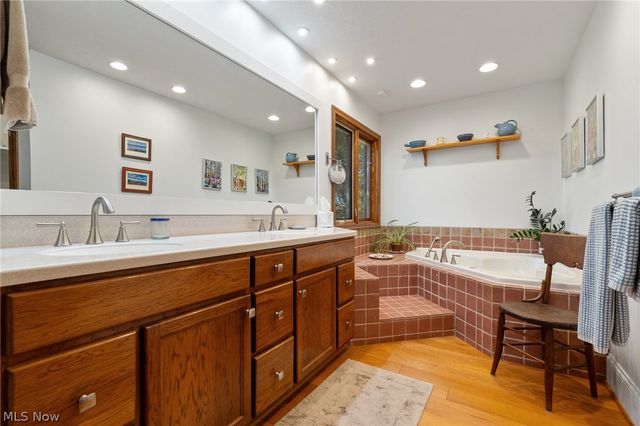 7725 Hearthstone Avenue NW, North Canton, OH 44720