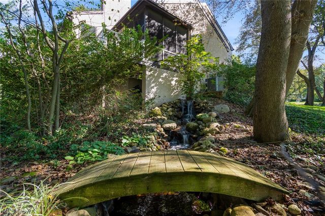 7725 Hearthstone Avenue NW, North Canton, OH 44720