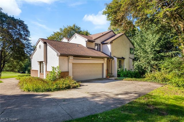 7725 Hearthstone Avenue NW, North Canton, OH 44720