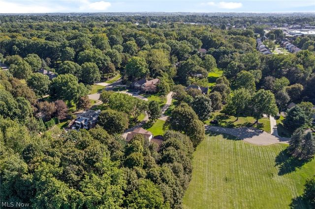 7725 Hearthstone Avenue NW, North Canton, OH 44720