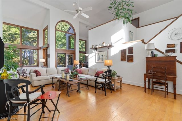 7725 Hearthstone Avenue NW, North Canton, OH 44720