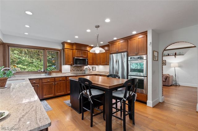7725 Hearthstone Avenue NW, North Canton, OH 44720
