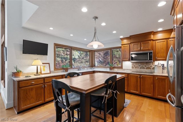 7725 Hearthstone Avenue NW, North Canton, OH 44720