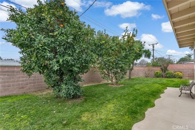 846 Amber Ct, Upland, CA 91786