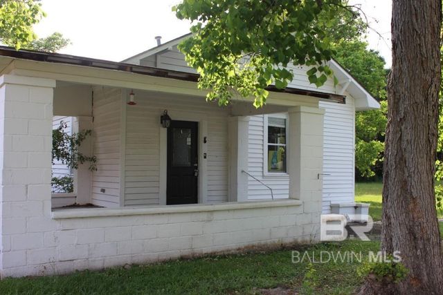 507 Palafox Street, Flomaton, AL 36441