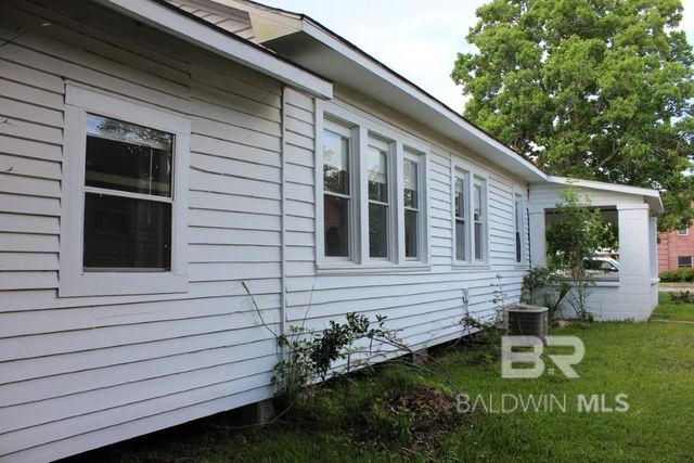 507 Palafox Street, Flomaton, AL 36441