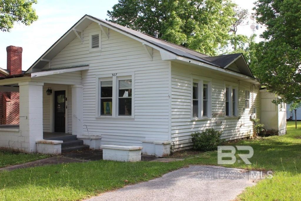 507 Palafox Street, Flomaton, AL 36441