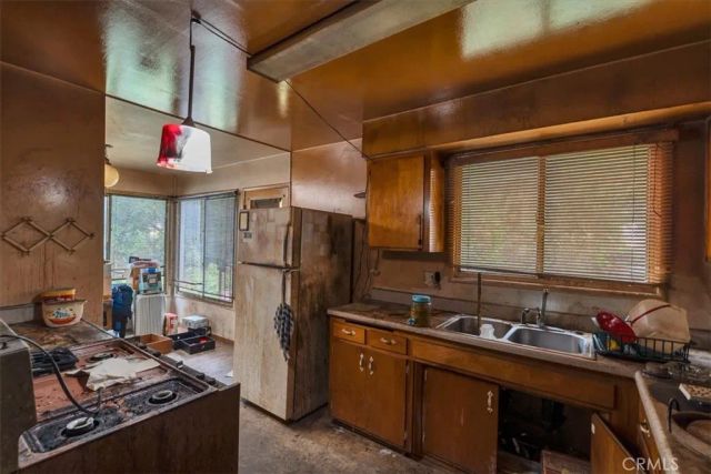 674 Capital, Costa Mesa, CA 92627