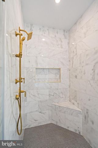 5631 MACARTHUR BLVD NW, Washington, DC 20016