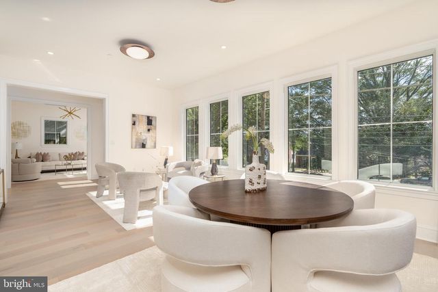 5631 MACARTHUR BLVD NW, Washington, DC 20016