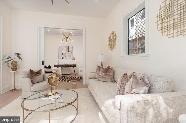 5631 MACARTHUR BLVD NW, Washington, DC 20016