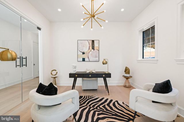 5631 MACARTHUR BLVD NW, Washington, DC 20016