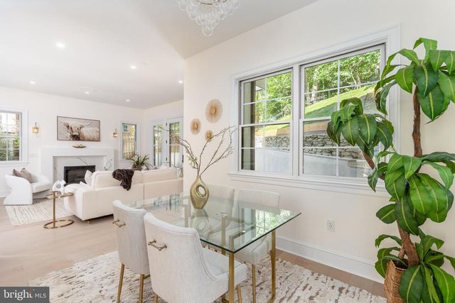 5631 MACARTHUR BLVD NW, Washington, DC 20016