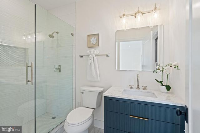 5631 MACARTHUR BLVD NW, Washington, DC 20016