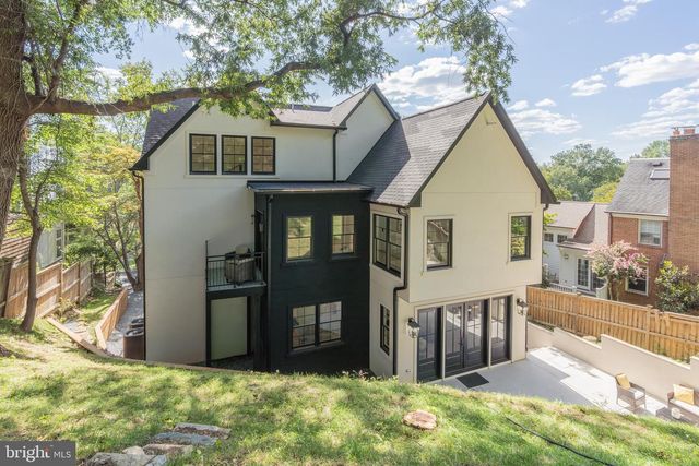 5631 MACARTHUR BLVD NW, Washington, DC 20016