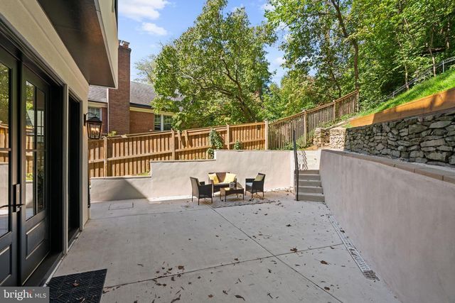 5631 MACARTHUR BLVD NW, Washington, DC 20016