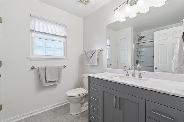 2000 Duncan Lane, Whitehall, PA 15236