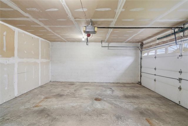 2000 Duncan Lane, Whitehall, PA 15236