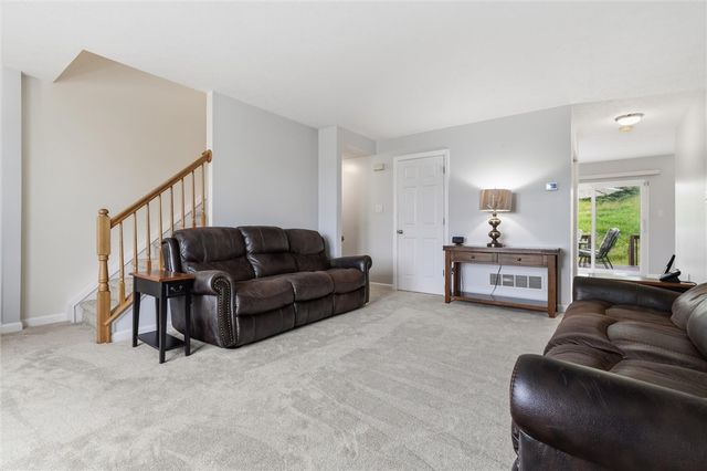 2000 Duncan Lane, Whitehall, PA 15236