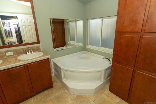 9395 Harritt Rd,144 144, Lakeside, CA 92040